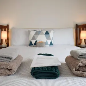 The Near Strawberry Hill Apartment Twickenham